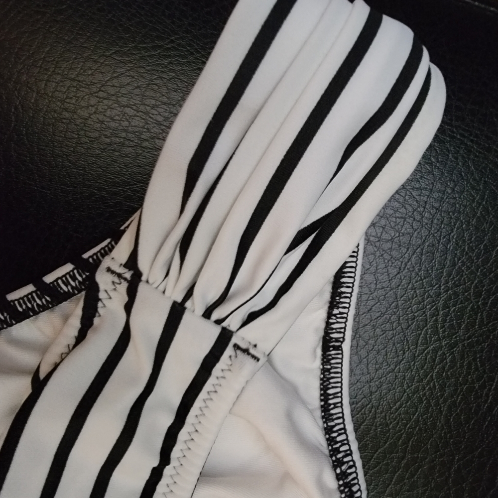 Bathing Suit Bundle!  Victoria's Secret and one Exhilaration!  Most NWOT. - Picture 6 of 15